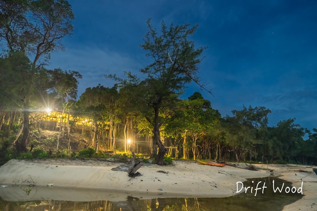 Driftwood Hostel And Bungalows Đảo Koh Rong Samloem Ngoại thất bức ảnh