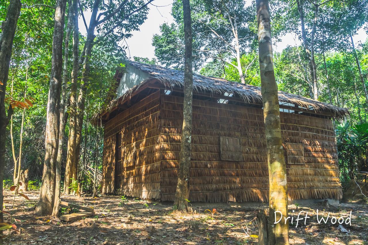 Driftwood Hostel And Bungalows Đảo Koh Rong Samloem Ngoại thất bức ảnh