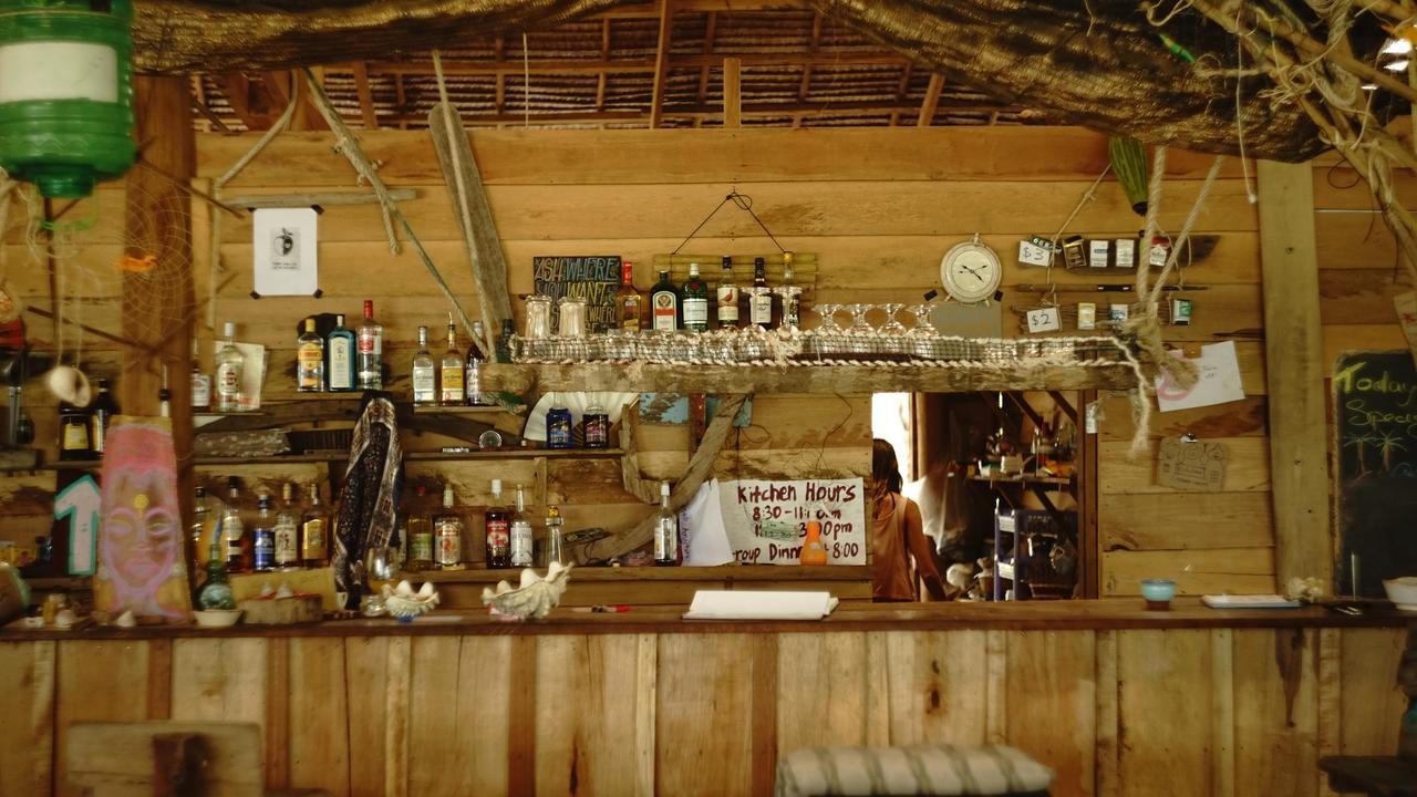 Driftwood Hostel And Bungalows Đảo Koh Rong Samloem Ngoại thất bức ảnh