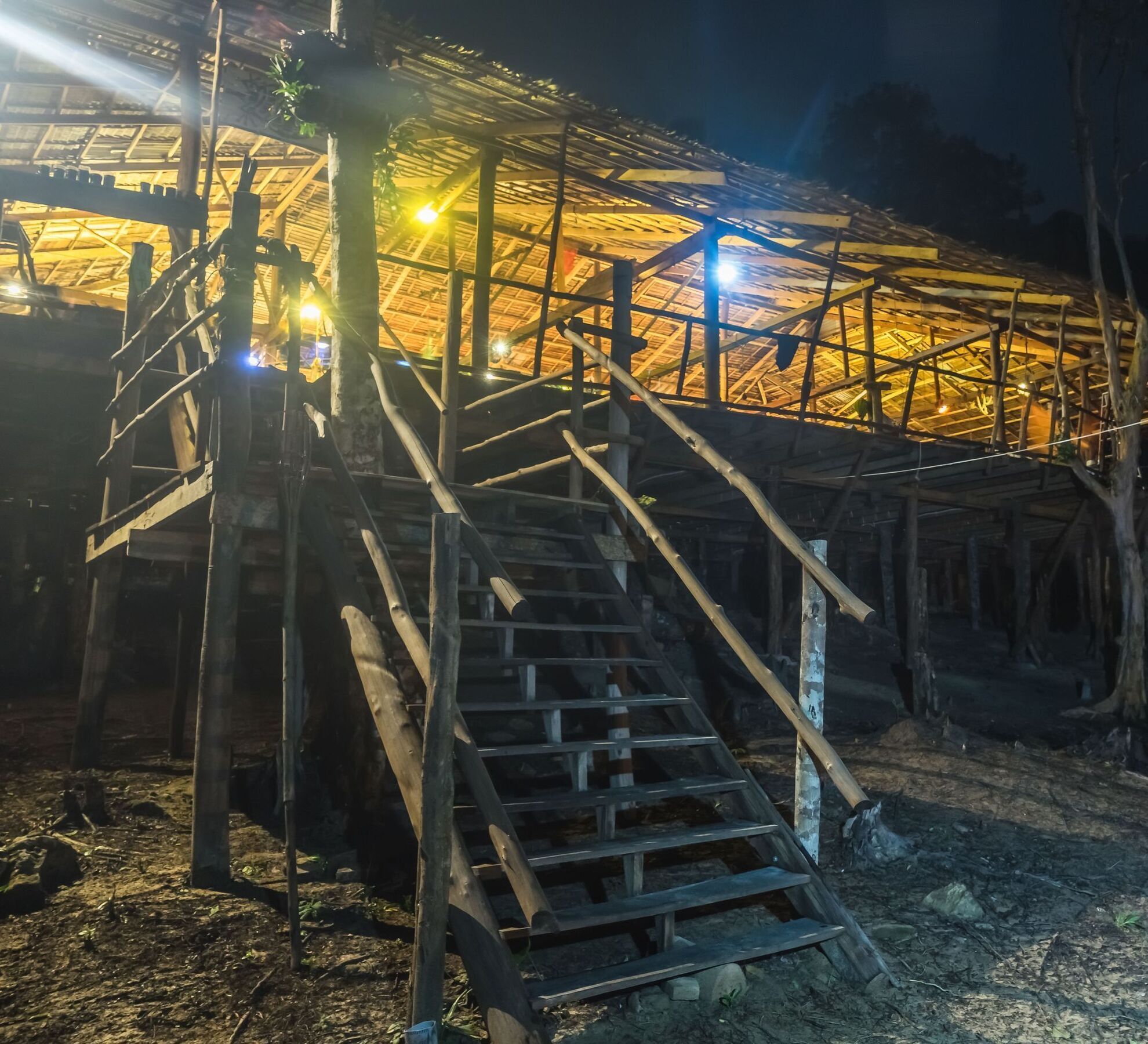 Driftwood Hostel And Bungalows Đảo Koh Rong Samloem Ngoại thất bức ảnh