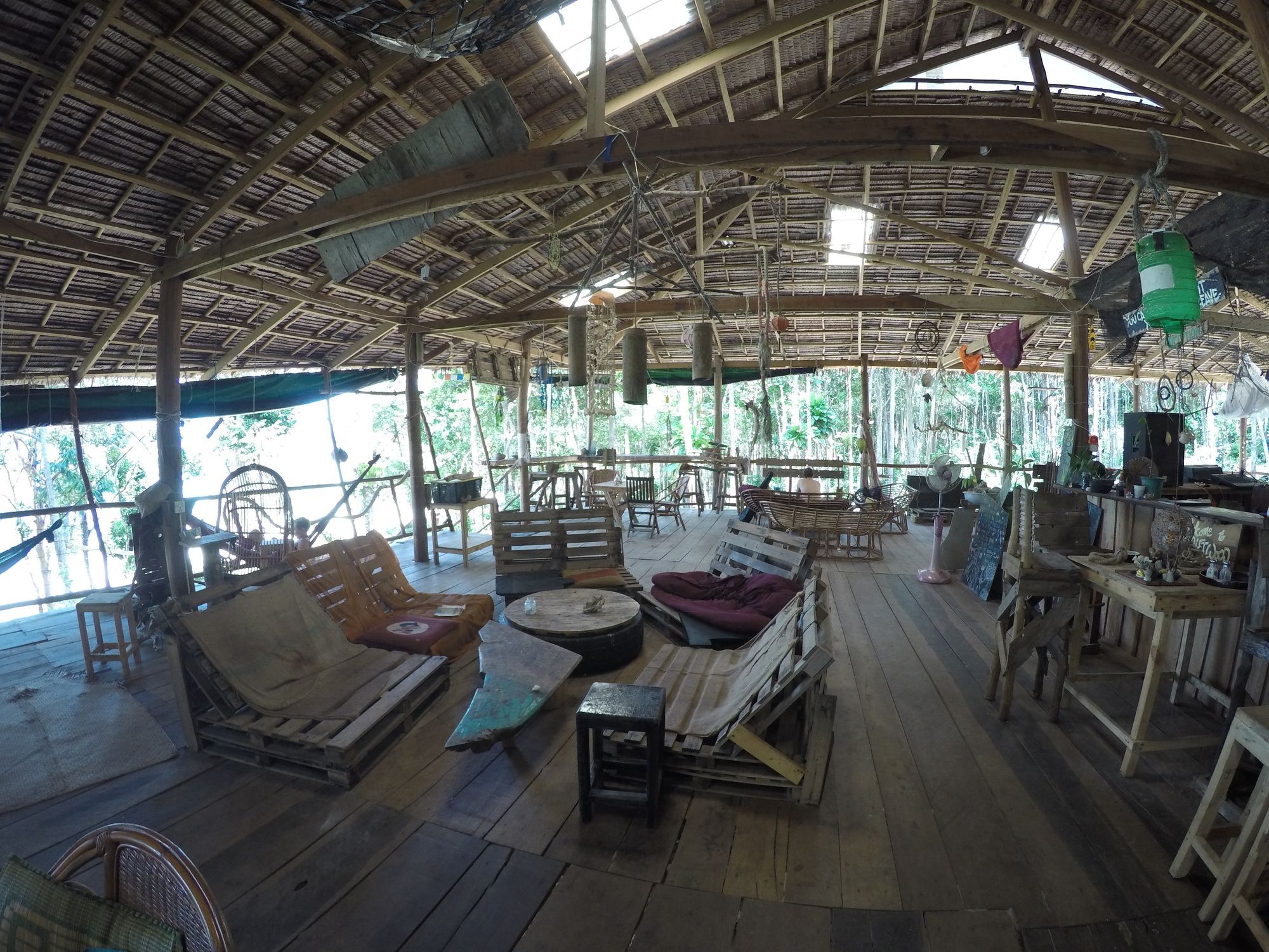 Driftwood Hostel And Bungalows Đảo Koh Rong Samloem Ngoại thất bức ảnh